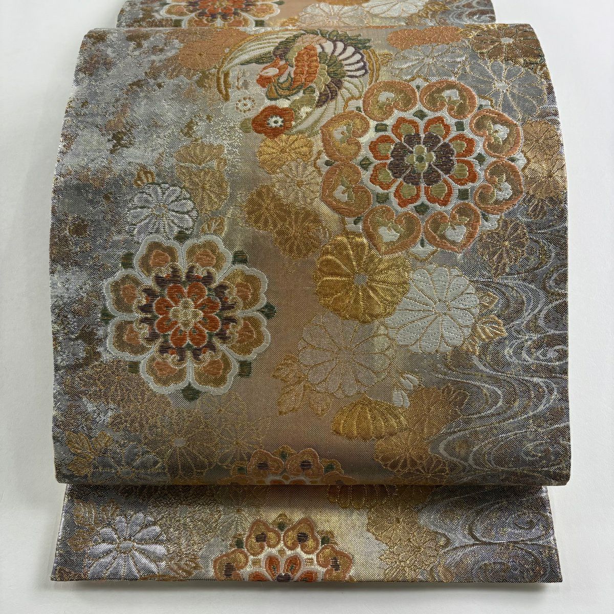 【美品】 袋帶 秀品級 菊花華紋與流水 唐織 金金箔 銀色 全通 純蠶絲