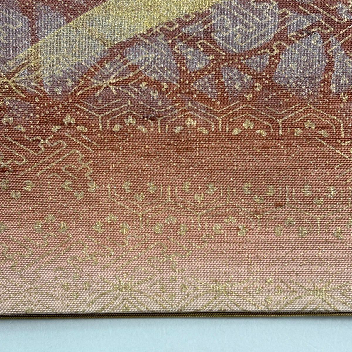 【美品】 袋帶 逸品級 落款 牛首紬織織 蔓帶 龜甲花菱 金銀彩 灰紫 全通 純蠶絲