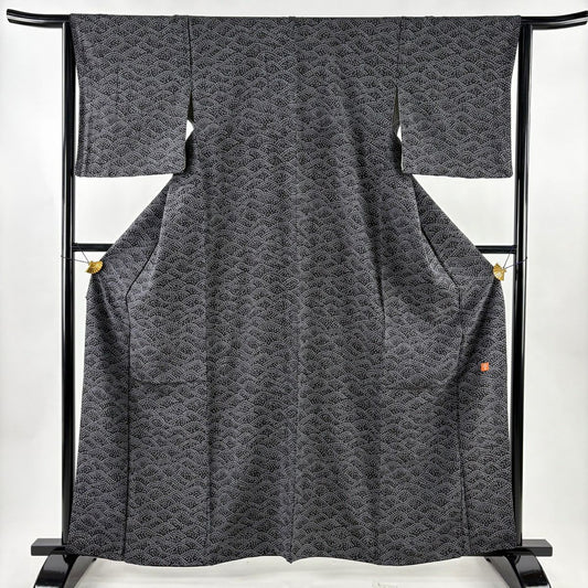 【美品】 小紋 身長160.5cm 袖長64.5cm M 雙層 花井幸子 落款あり 幾何學圖案 黑 純蠶絲 名品級