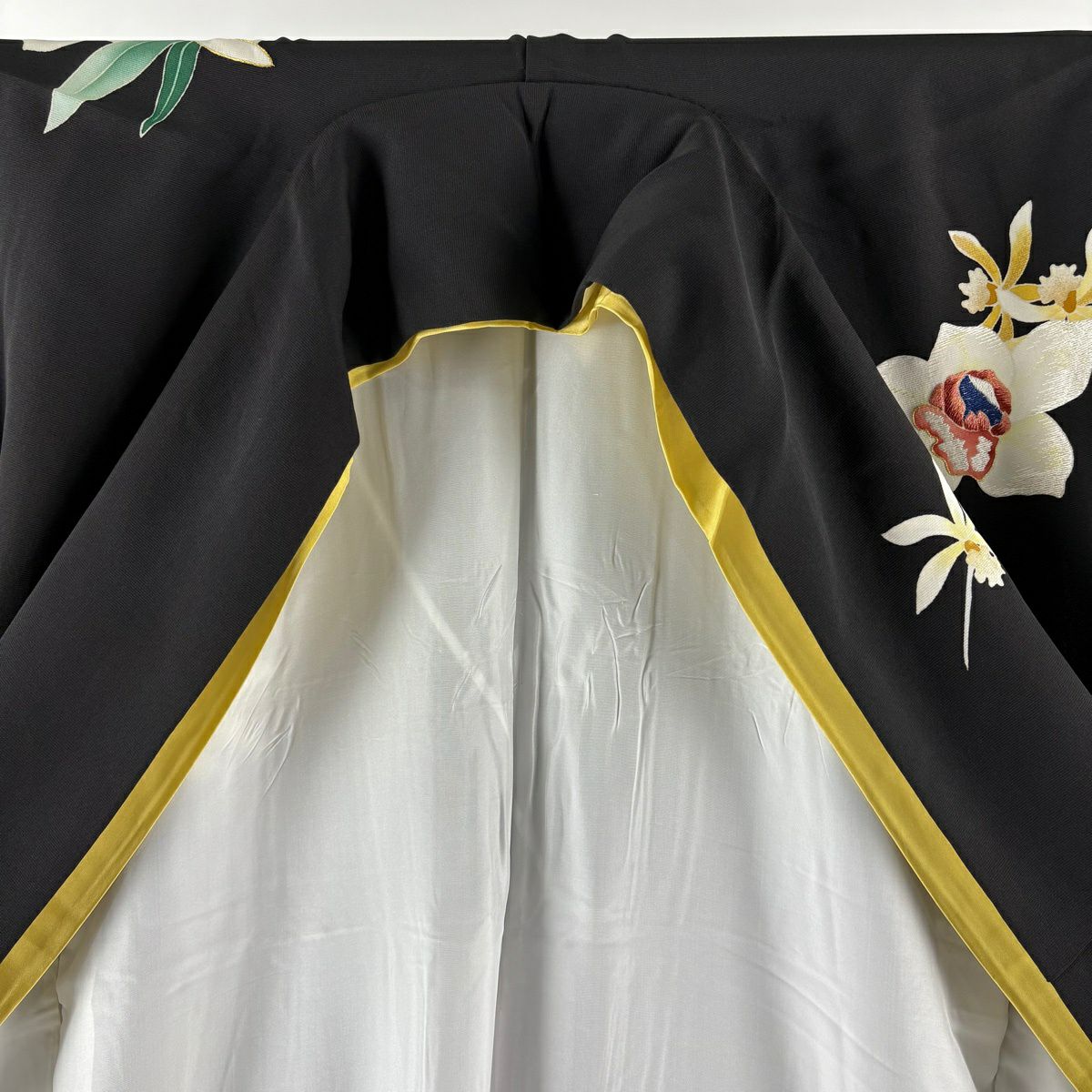 訪問服 身長156cm 袖長63cm S 雙層 大羊居 落款 草花紋紋 刺繡 金銀彩 黑 純蠶絲 逸品級