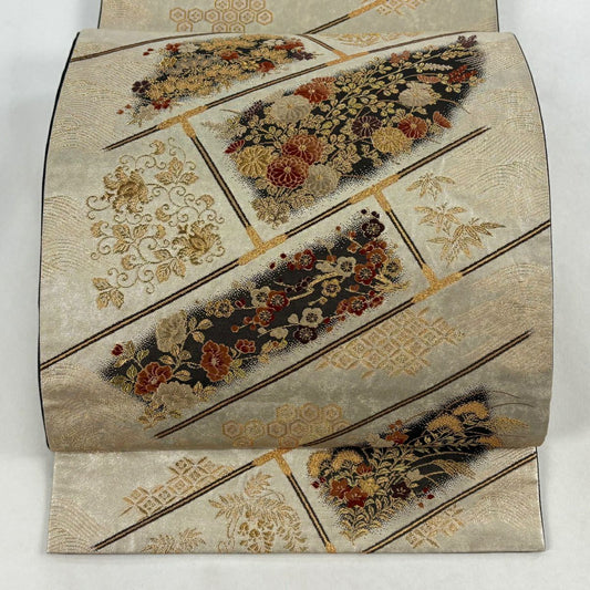 【美品】 袋帶 名品級 加納幸 落款 草花紋 有職文樣 金絲 刺繡 米色 六通 純蠶絲