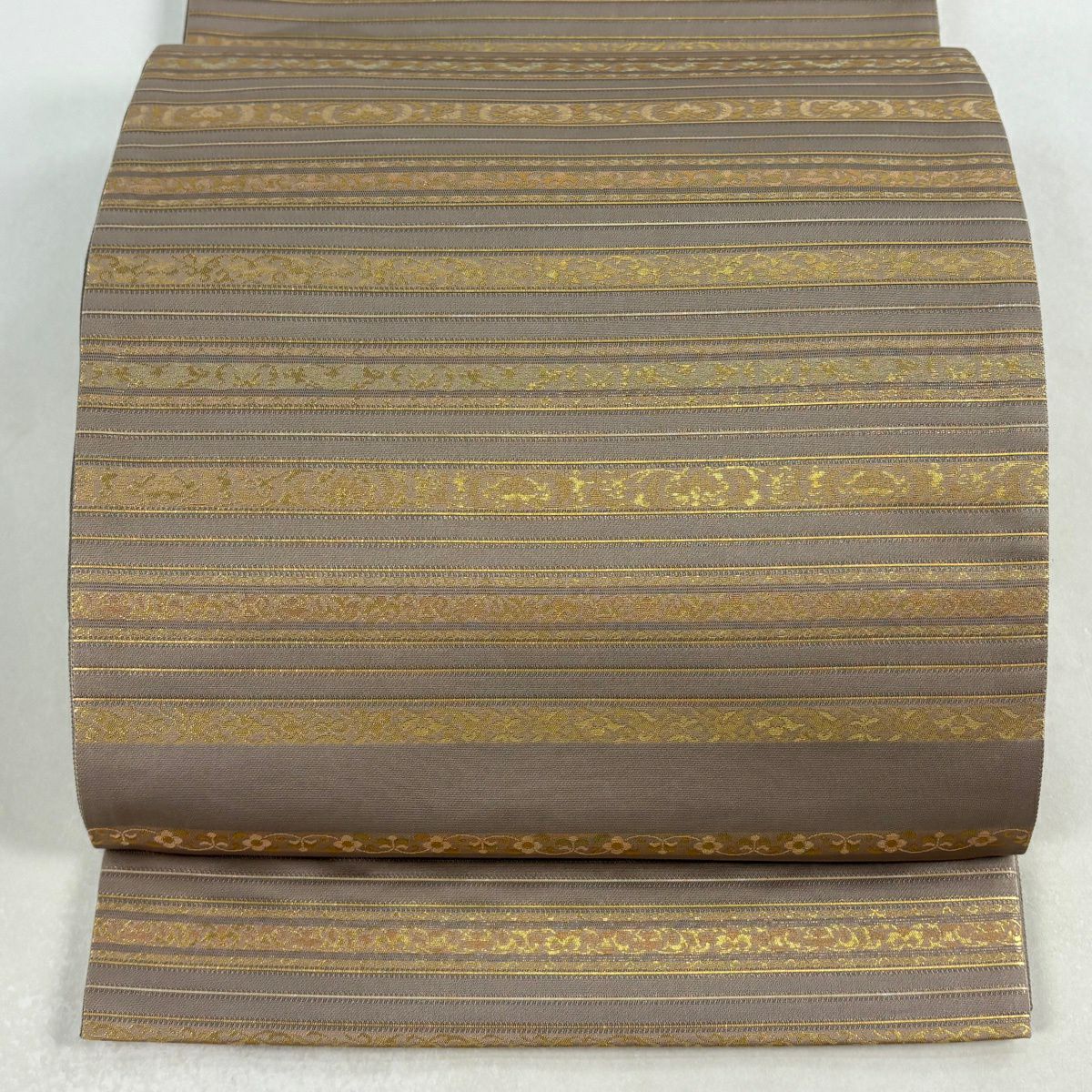 【美品】 袋帶 名品級 縞 草花紋紋 草木染 本金金箔 薄小豆 お太鼓柄 純蠶絲