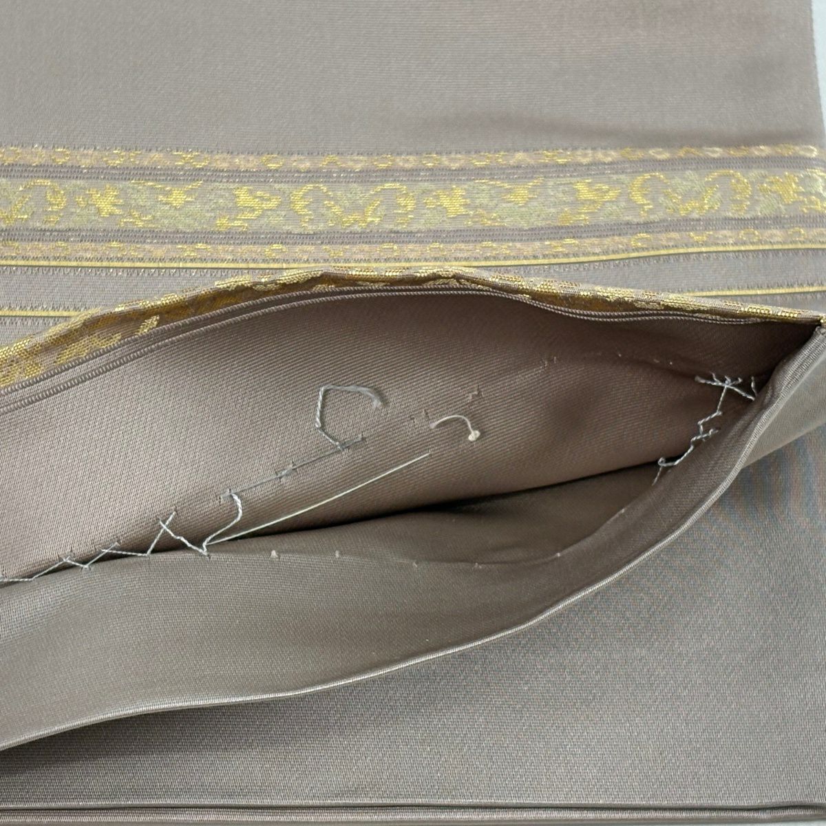 【美品】 袋帶 名品級 縞 草花紋紋 草木染 本金金箔 薄小豆 お太鼓柄 純蠶絲
