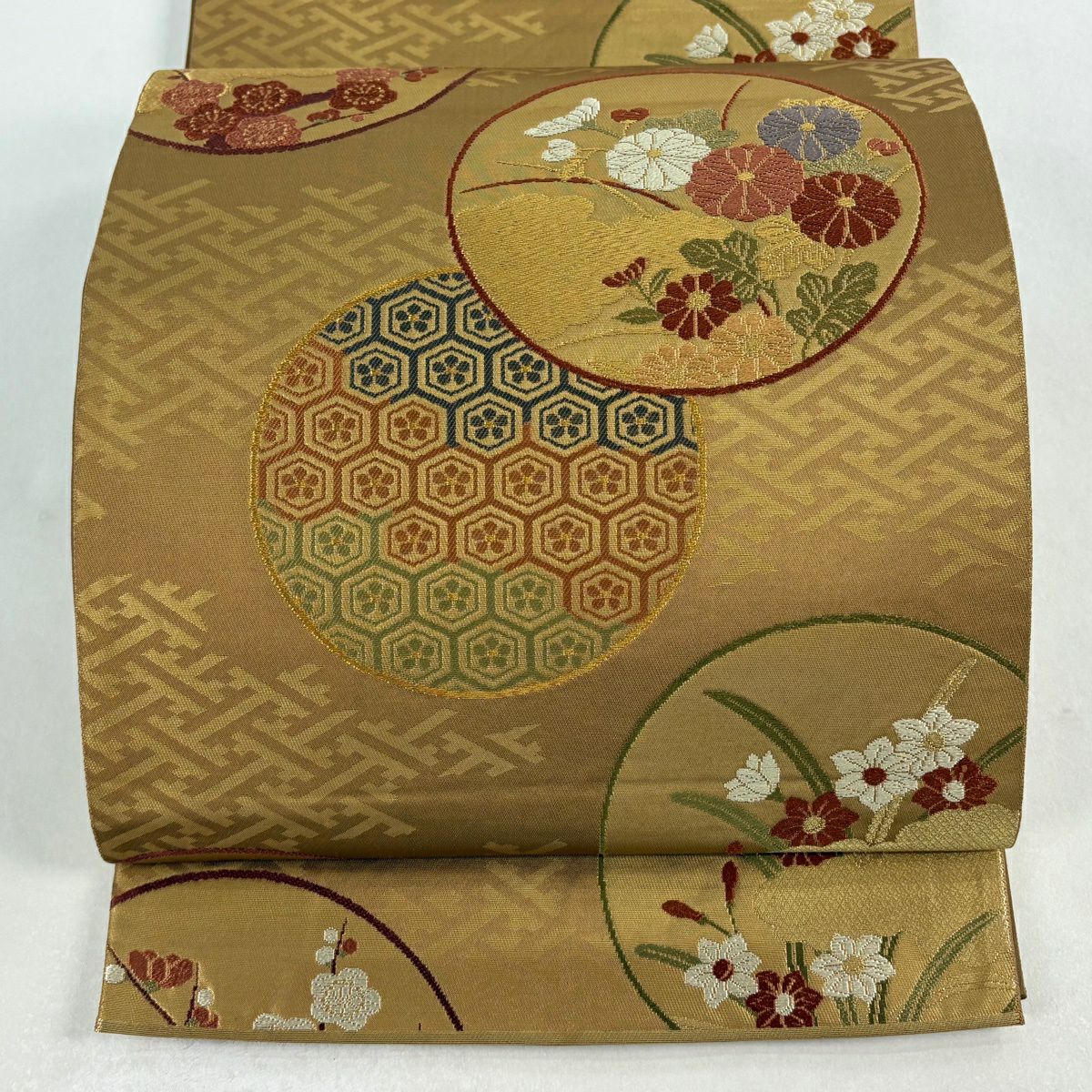 【美品】 袋帶 名品級 落款あり 本家加納 關西裁縫 圓文 草花紋刺繡 金絲 山吹茶 六通 純蠶絲