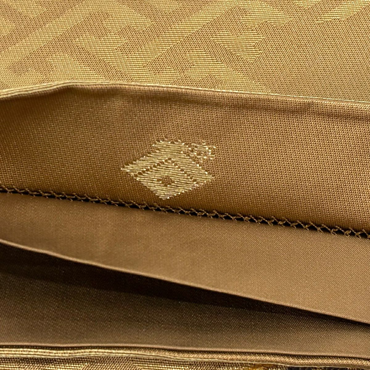 【美品】 袋帶 名品級 落款あり 本家加納 關西裁縫 圓文 草花紋刺繡 金絲 山吹茶 六通 純蠶絲