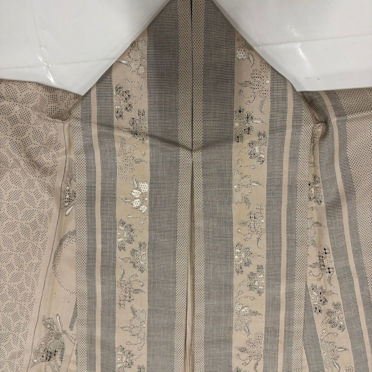小紋 身長154.5cm 袖長64.5cm M 單層 紬織織 蝶 櫻花 刺繡 金金箔 淺茶 純蠶絲 名品級
