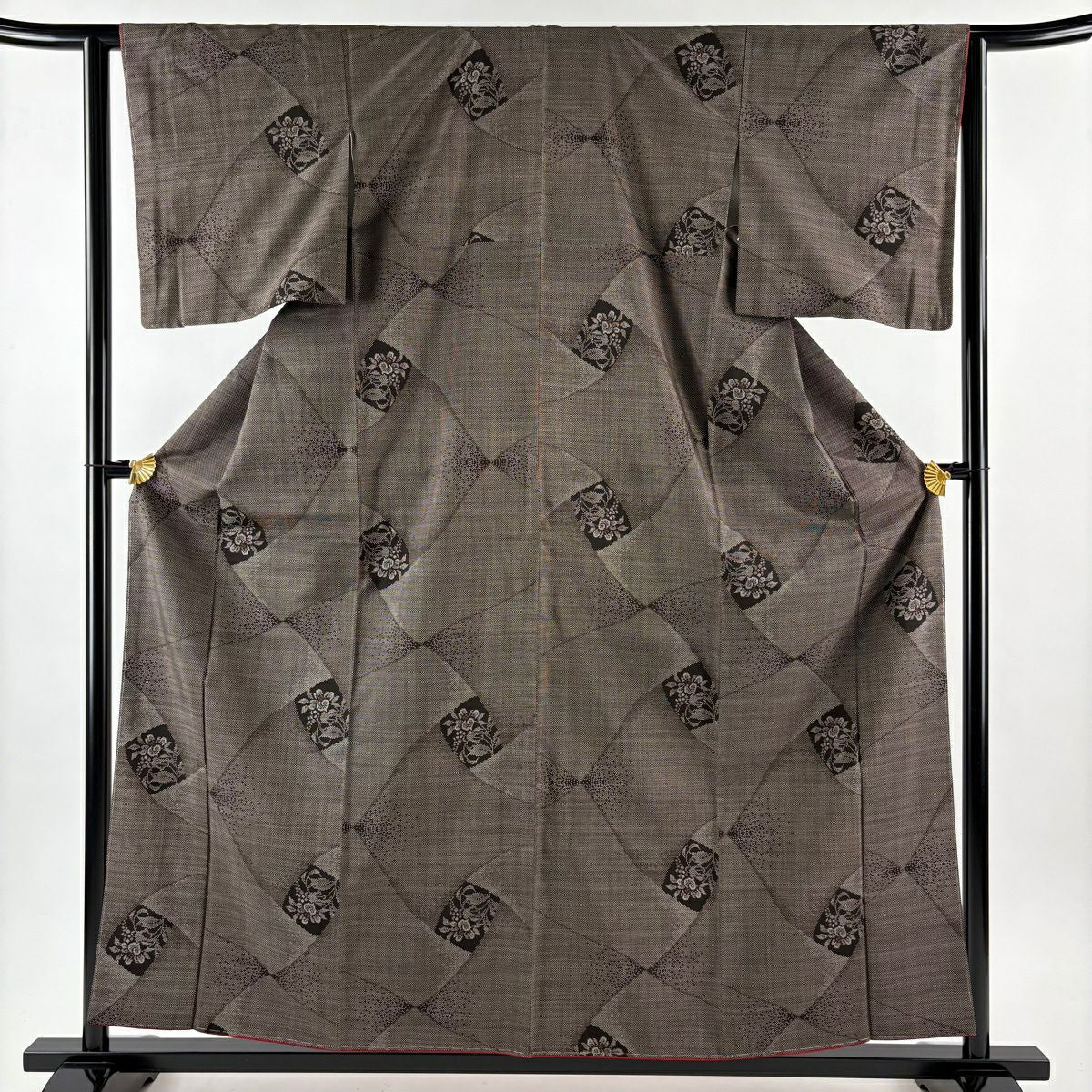 【美品】 大島紬織 身長158.5cm 袖長62.5cm S 雙層 純泥染 證書附帶 草花紋幾何圖案 焦茶 純蠶絲 優品級