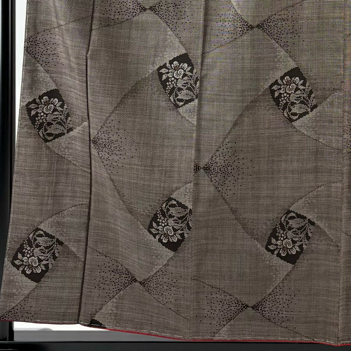 【美品】 大島紬織 身長158.5cm 袖長62.5cm S 雙層 純泥染 證書附帶 草花紋幾何圖案 焦茶 純蠶絲 優品級