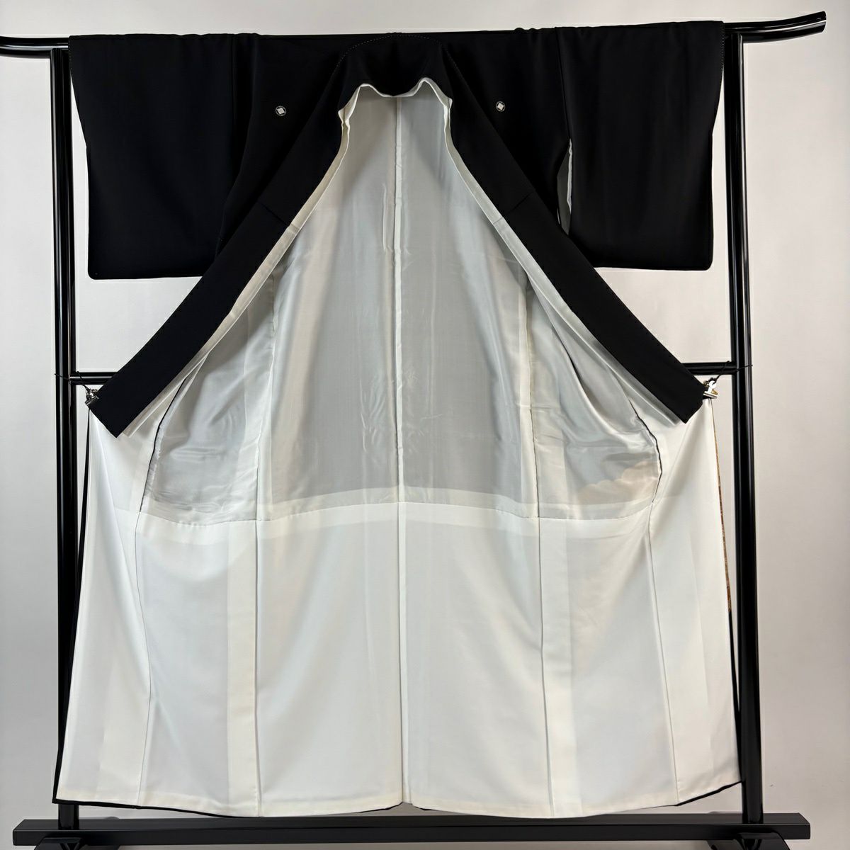 【美品】 黑留袖禮服 身長155cm 袖長63cm S 雙層 椿 雲紋 金銀彩 金絲 黑 純蠶絲 優品級