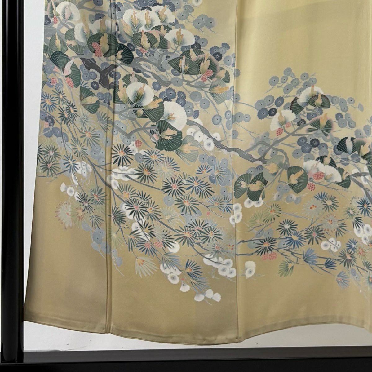 色留袖禮服 身長156cm 袖長63cm S 雙層 落款あり 若松樹 枝花 漸層 米色 純蠶絲 秀品級 一つ紋