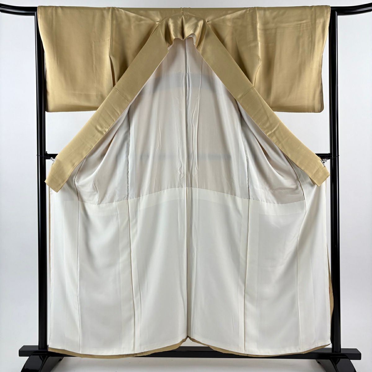 色留袖禮服 身長159.5cm 袖長65cm M 雙層 文箱 松樹竹子梅花 金銀彩 金絲 米色 純蠶絲 秀品級 三つ紋