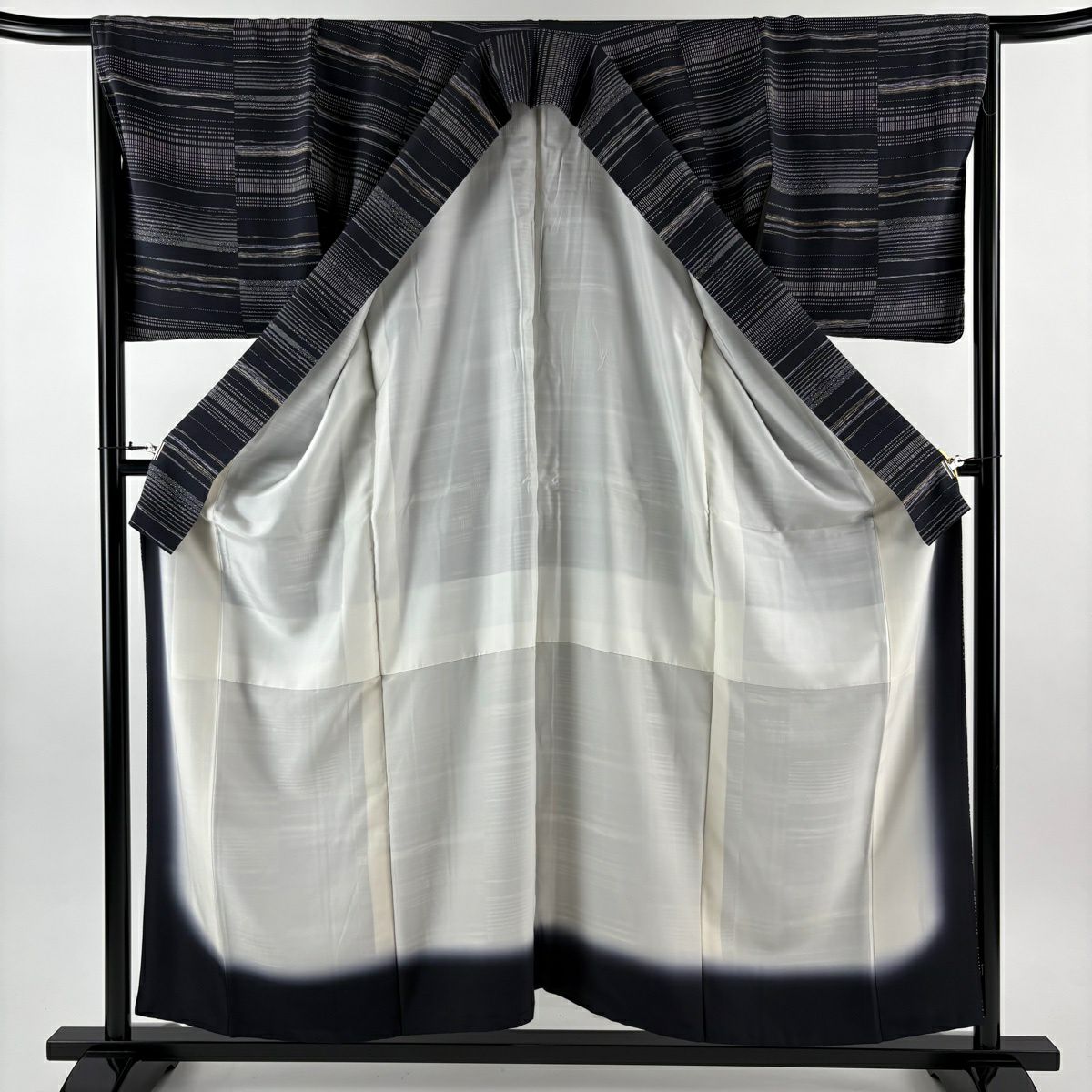 【美品】 小紋 身長156.5cm 袖長66cm M 雙層 縞 幾何圖案 墨色 純蠶絲 秀品級
