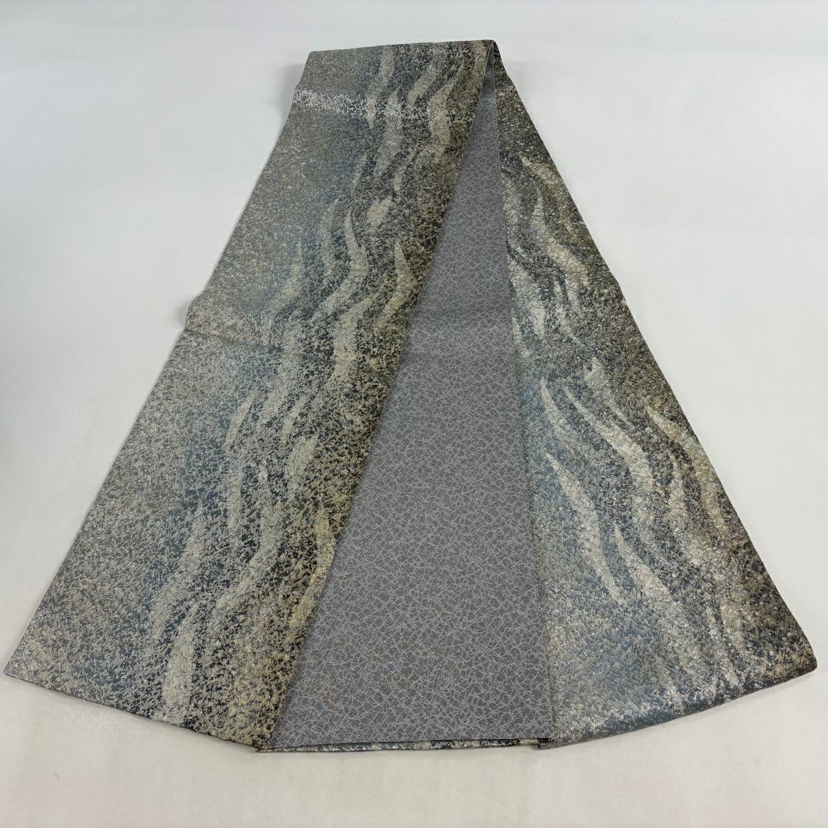 【美品】 袋帶 秀品級 斜條幾何圖案 金銀彩 金金箔 青灰色 全通 純蠶絲