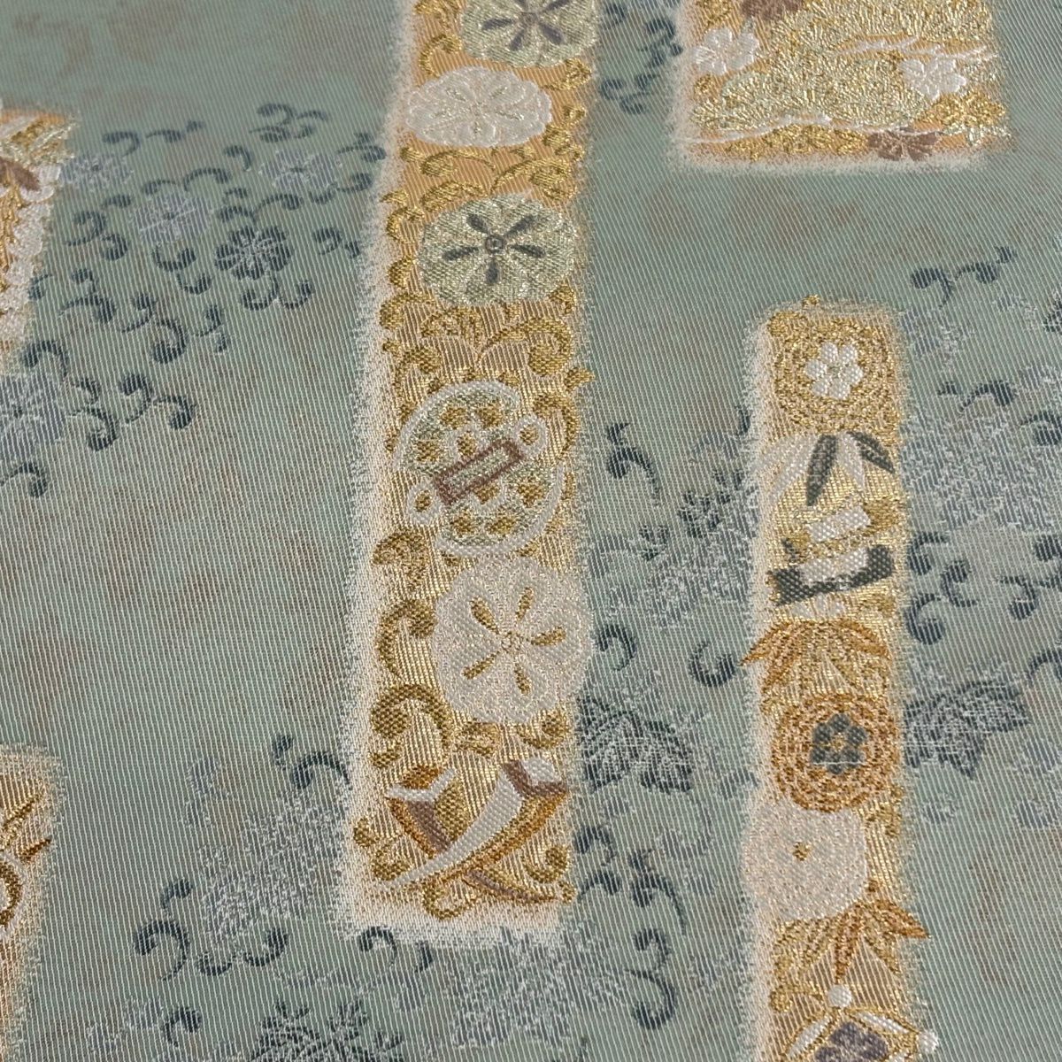 【美品】 袋帶 秀品級 寶盡くし 松樹竹子梅花 金金箔 淺綠 六通 純蠶絲