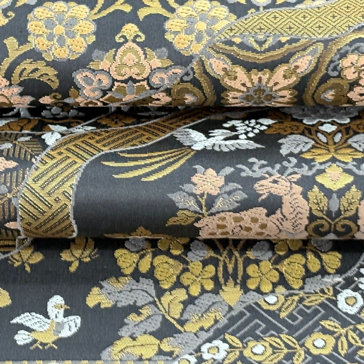 【美品】 袋帶 逸品級 金箔屋清兵衛 落款 華紋 花唐草紋 本金金箔 刺繡 墨 全通 純蠶絲