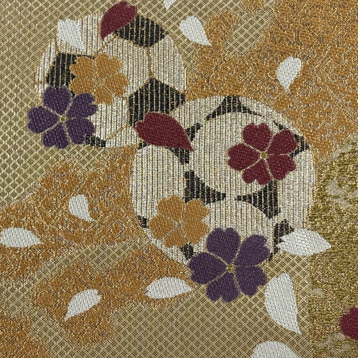 【美品】 袋帶 逸品級 足球 櫻花 刺繡 金銀彩 米色 六通 純蠶絲