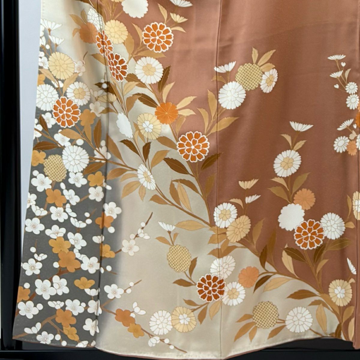 【美品】訪問服 身長157cm 袖長64.5cm M 雙層 落款あり 草花紋紋 枝梅花 金彩裝飾 染分 粉米色 純蠶絲 秀品級