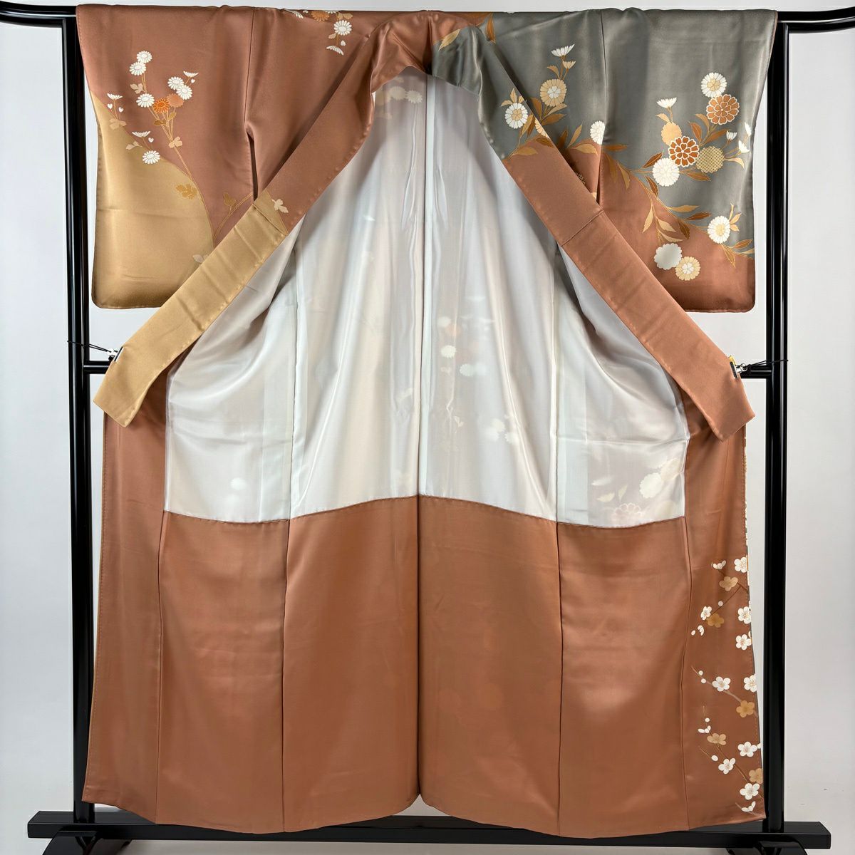 【美品】訪問服 身長157cm 袖長64.5cm M 雙層 落款あり 草花紋紋 枝梅花 金彩裝飾 染分 粉米色 純蠶絲 秀品級