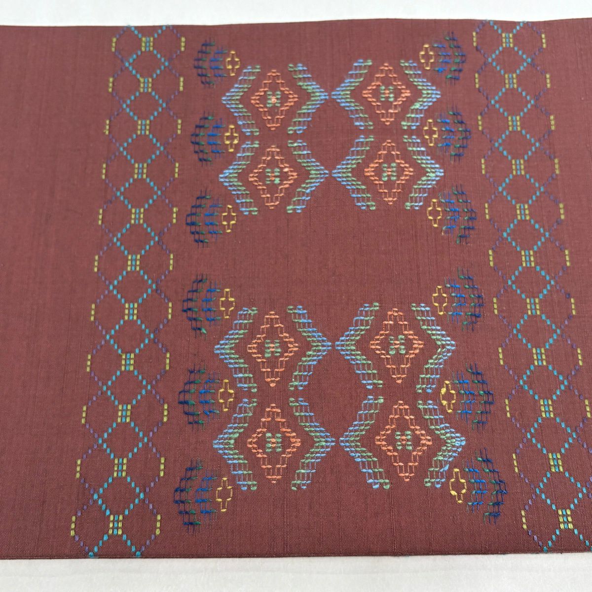 【美品】 開口名古屋帶 逸品級 證書附 南風原花織 幾何學 深紅 純蠶絲