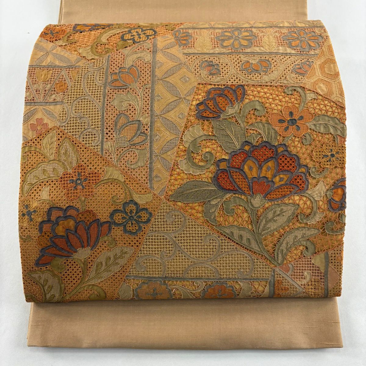 【美品】 袋帶 名品級 紬織織 花唐草紋 刺繡 淺茶 金金箔圖案 純蠶絲
