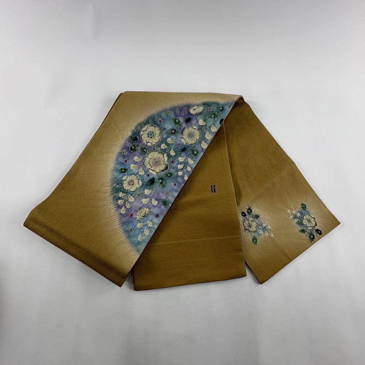 【美品】 袋帶 名品級 附落款 草花紋 銀線 山吹茶 純蠶絲 お太鼓圖案