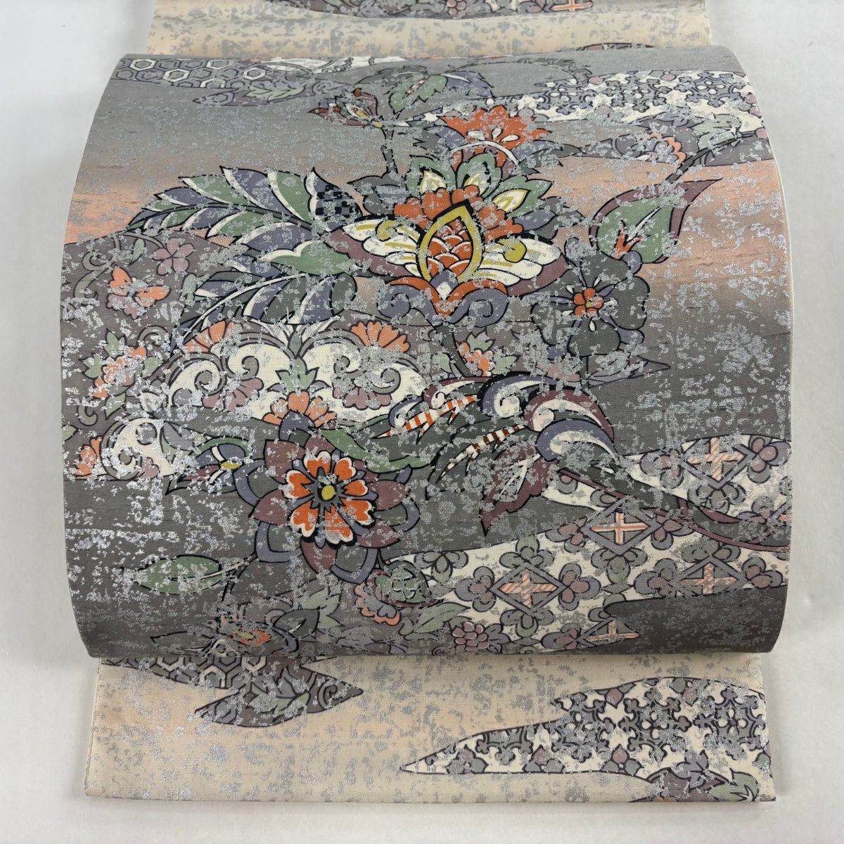 袋帶 逸品級 附有落款 牛首紬織 華紋 花唐草紋 金銀彩 奶油色 全通 純蠶絲