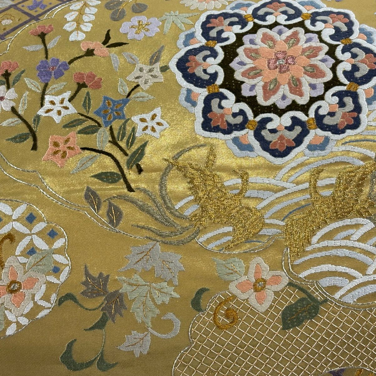 【美品】 袋帶 逸品級 華紋 花鳥 刺繡 金銀彩 金 六通 純蠶絲