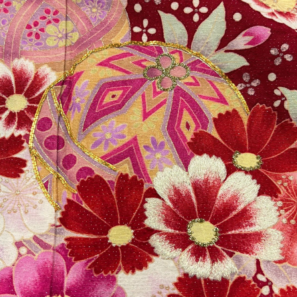 【美品】振袖禮服 身長166.5cm 袖長67cm M 雙層 手鞠 草花紋紋 金銀彩 刺繡 紅 純蠶絲 名品級