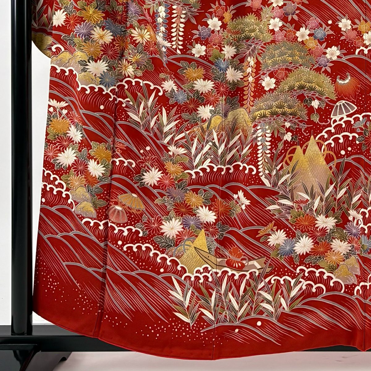 【美品】振袖禮服 身長158cm 袖長62.5cm S 雙層 笠松樹 菊花 金絲 金銀彩 紅 純蠶絲 秀品級
