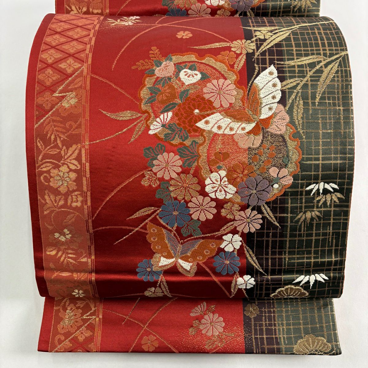【美品】 袋帶 秀品級 蝶 草花紋刺繡 金金箔 紅 六通 純蠶絲