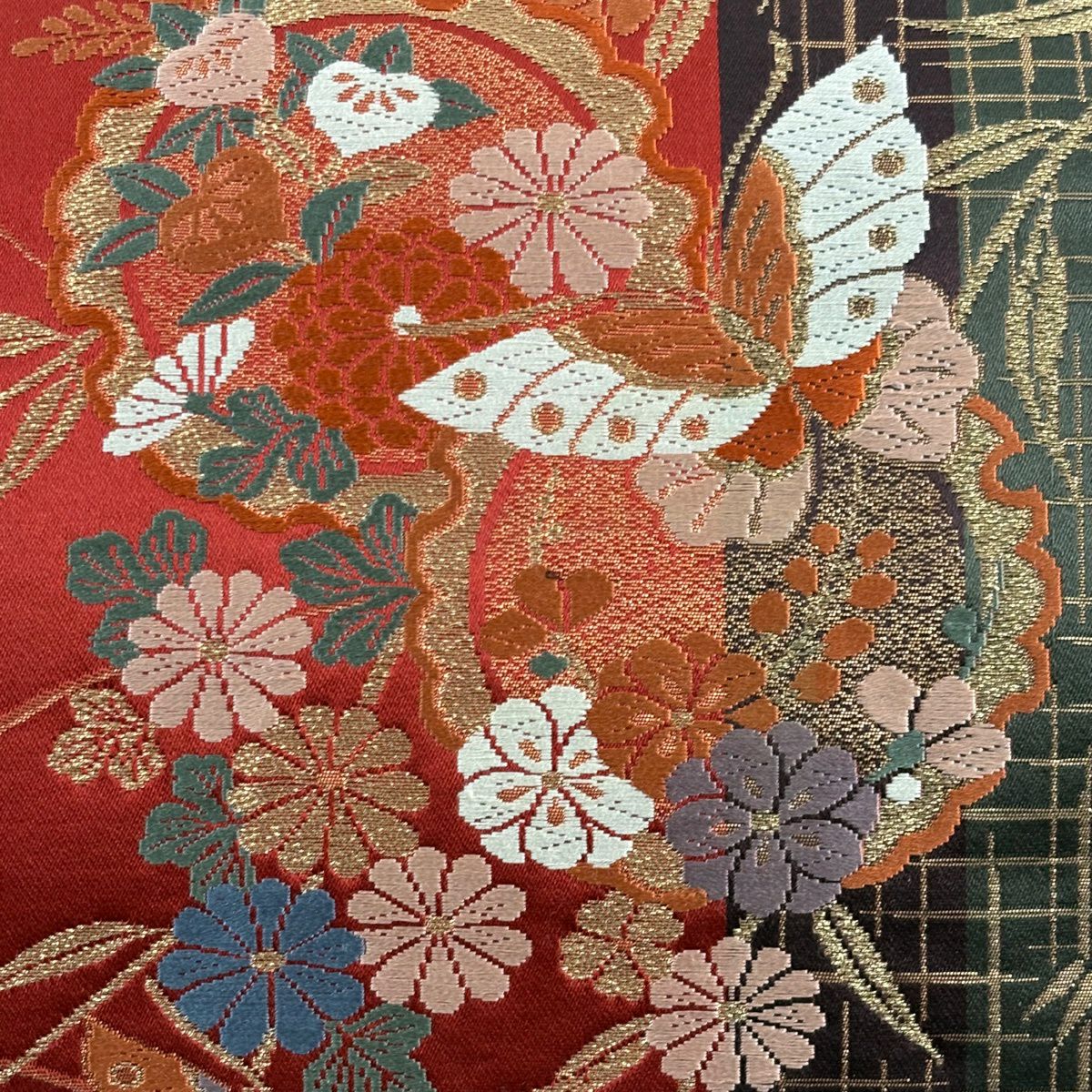【美品】 袋帶 秀品級 蝶 草花紋刺繡 金金箔 紅 六通 純蠶絲