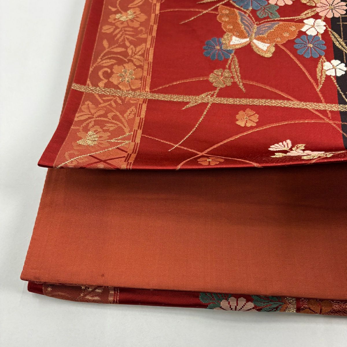【美品】 袋帶 秀品級 蝶 草花紋刺繡 金金箔 紅 六通 純蠶絲