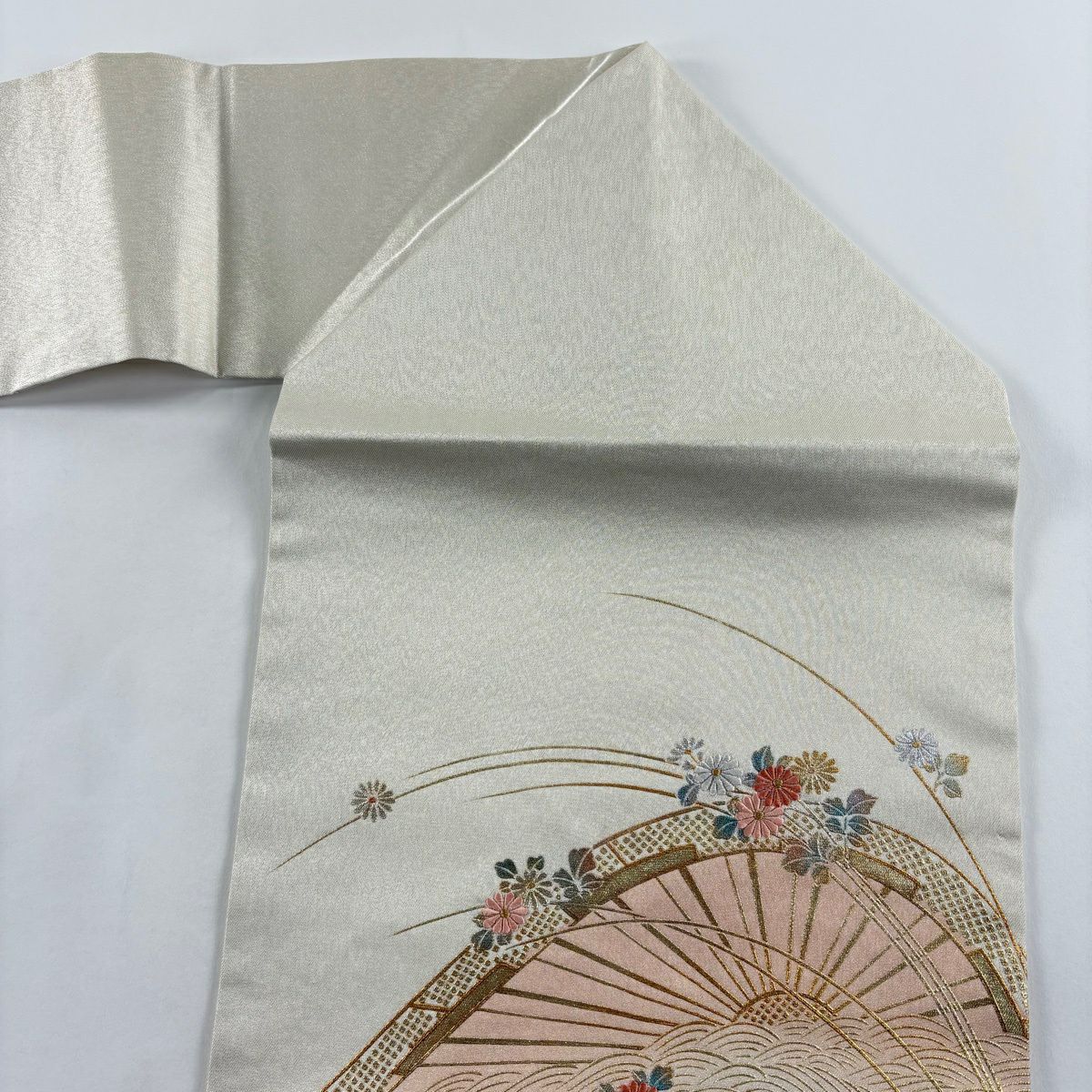 名古屋帶 秀品級 片輪車 菊花 花刺繡 金銀彩 奶油色 純蠶絲