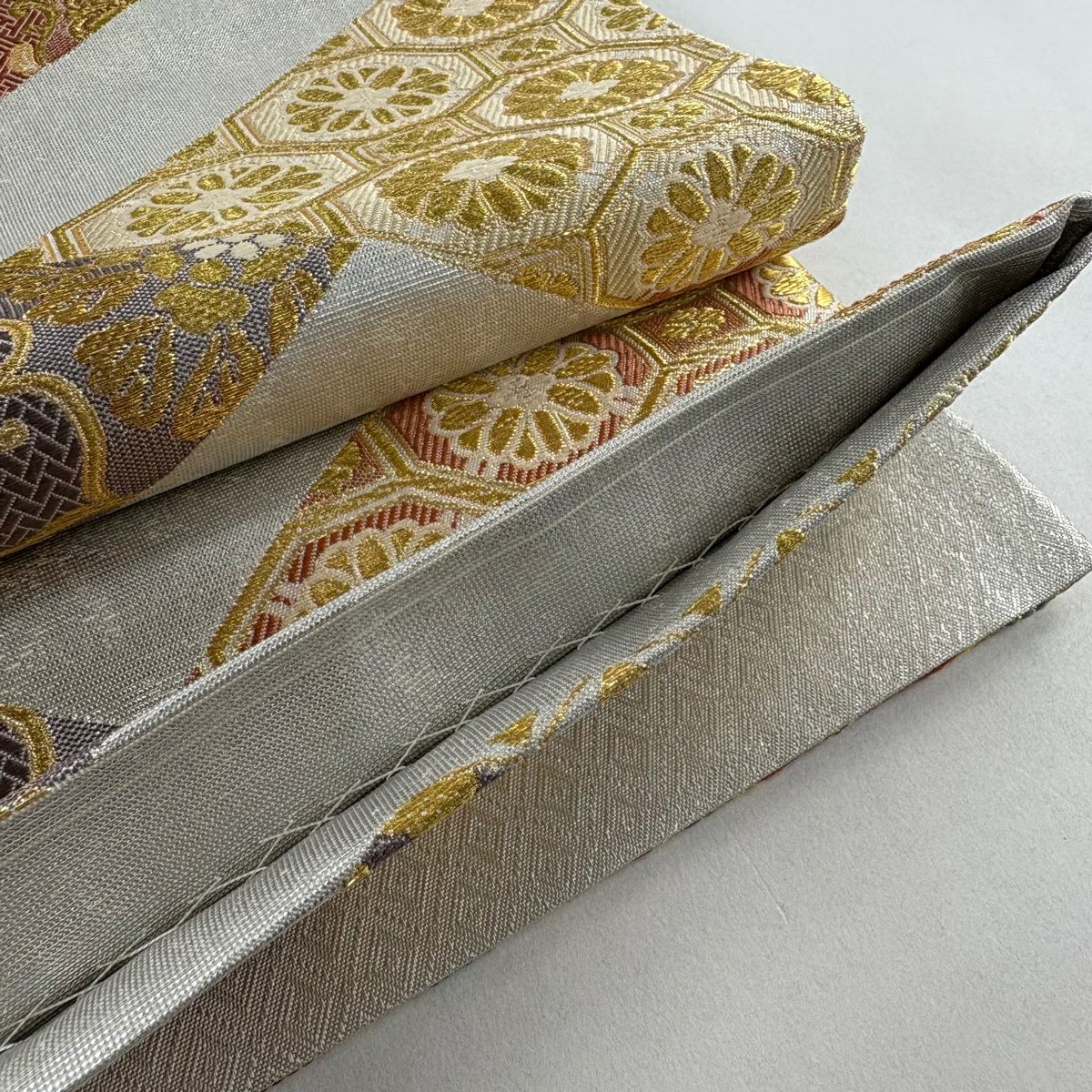 【美品】 袋帶 秀品級 華紋 七寶 金絲 金金箔 銀 六通 純蠶絲