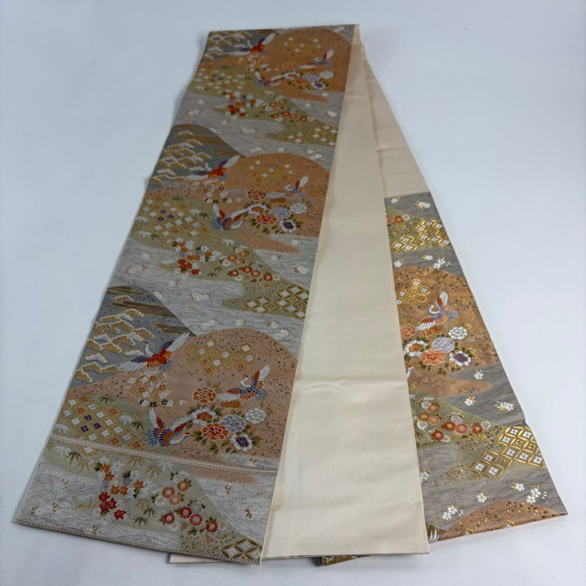 袋帶 秀品級 服部織物 落款あり 關西仕立 雞仙鶴 松樹竹子梅花 金絲 金金箔 粉米色 六通 純蠶絲