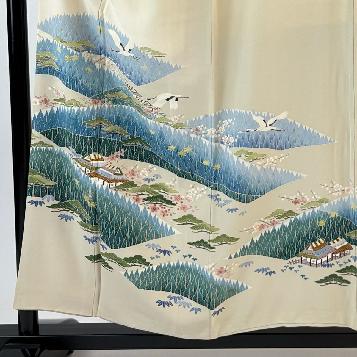 色留袖禮服 身長155cm 袖長63cm S 雙層 落款あり 松樹竹子梅花 樹木 米色 純蠶絲 秀品級 三つ紋