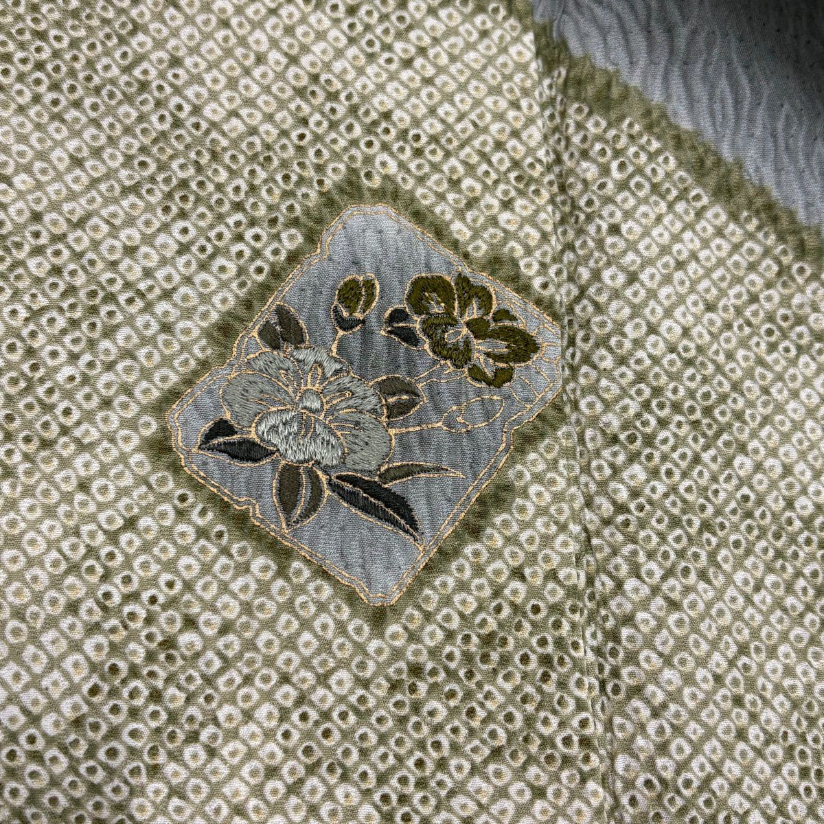 付下 身長158.5cm 袖長64.5cm M 雙層 落款有 破損色紙 草花紋紋 金絲刺繡 深綠 純蠶絲 優品級