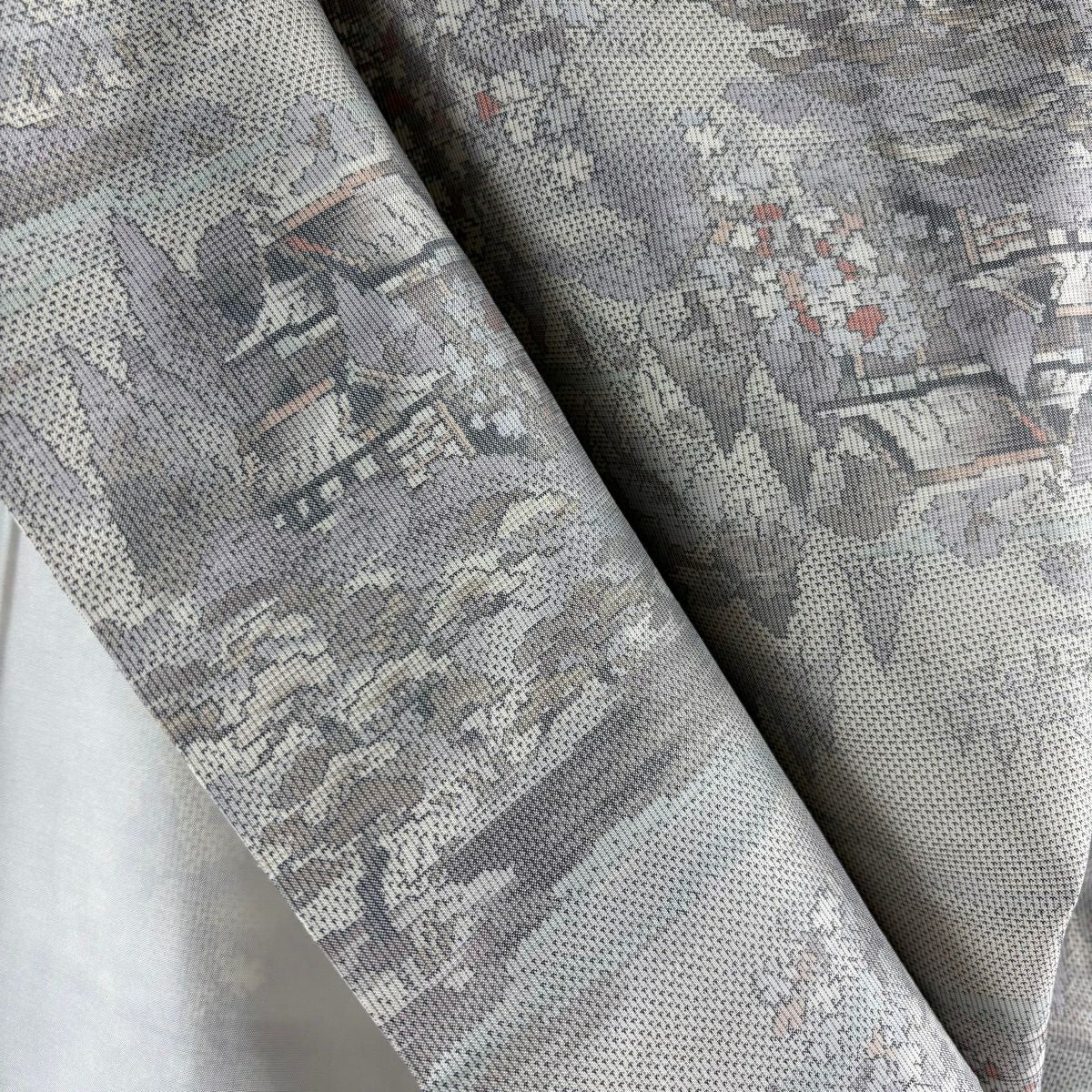 【美品】 大島紬織 身長165.5cm 袖長67cm M 雙層 都喜ヱ門 證書附帶 風景 建築 灰白 純蠶絲 逸品級
