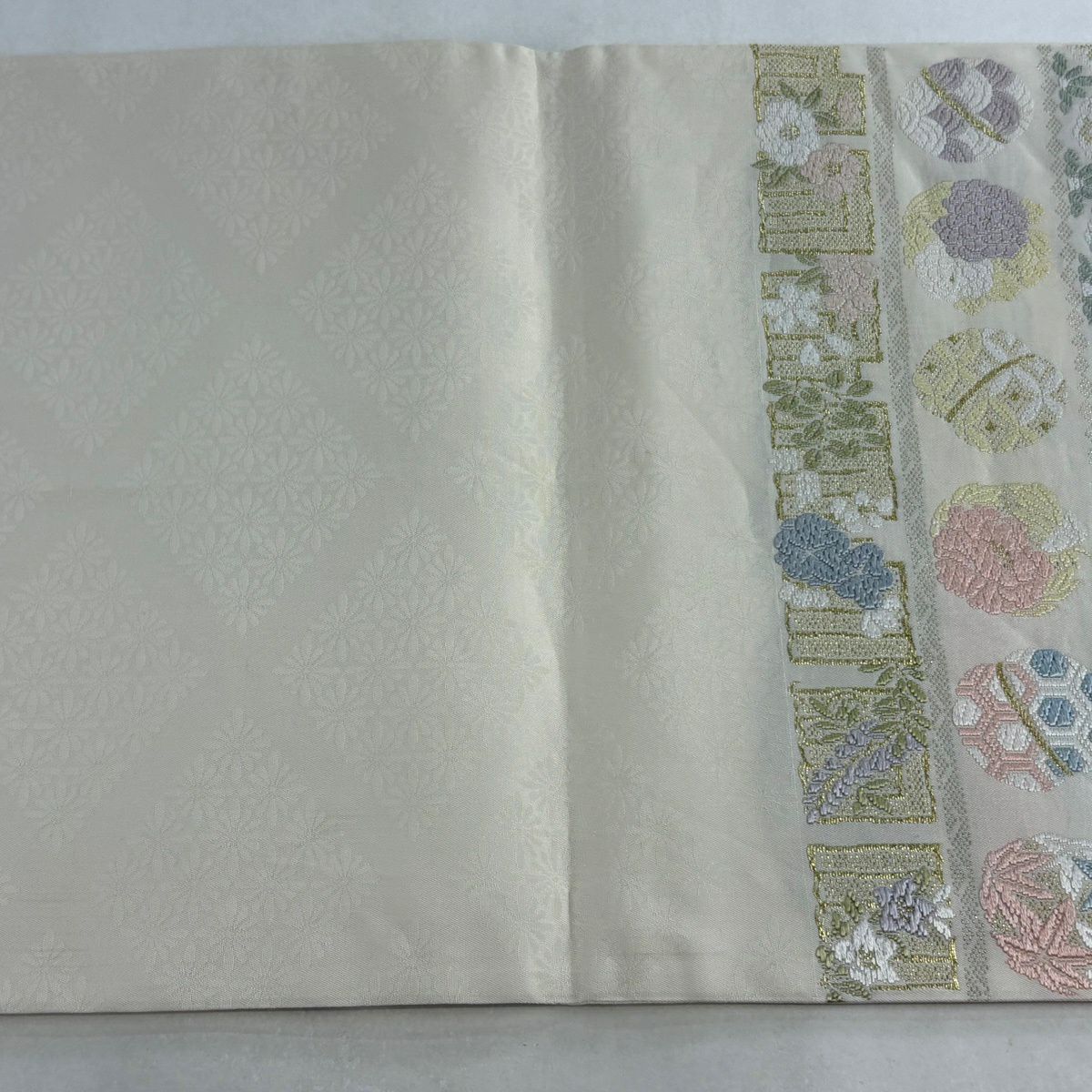 【美品】 袋帶 逸品級 唐織百撰 草花紋紋 有職文樣 金絲 金金箔 奶油色 六通 純蠶絲