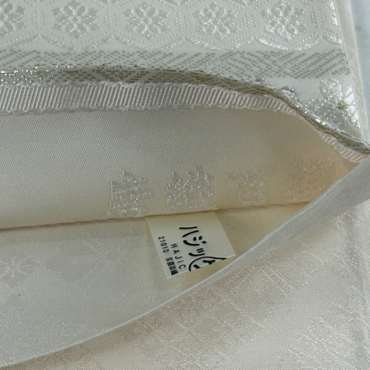 【美品】 袋帶 逸品級 唐織百撰 草花紋紋 有職文樣 金絲 金金箔 奶油色 六通 純蠶絲