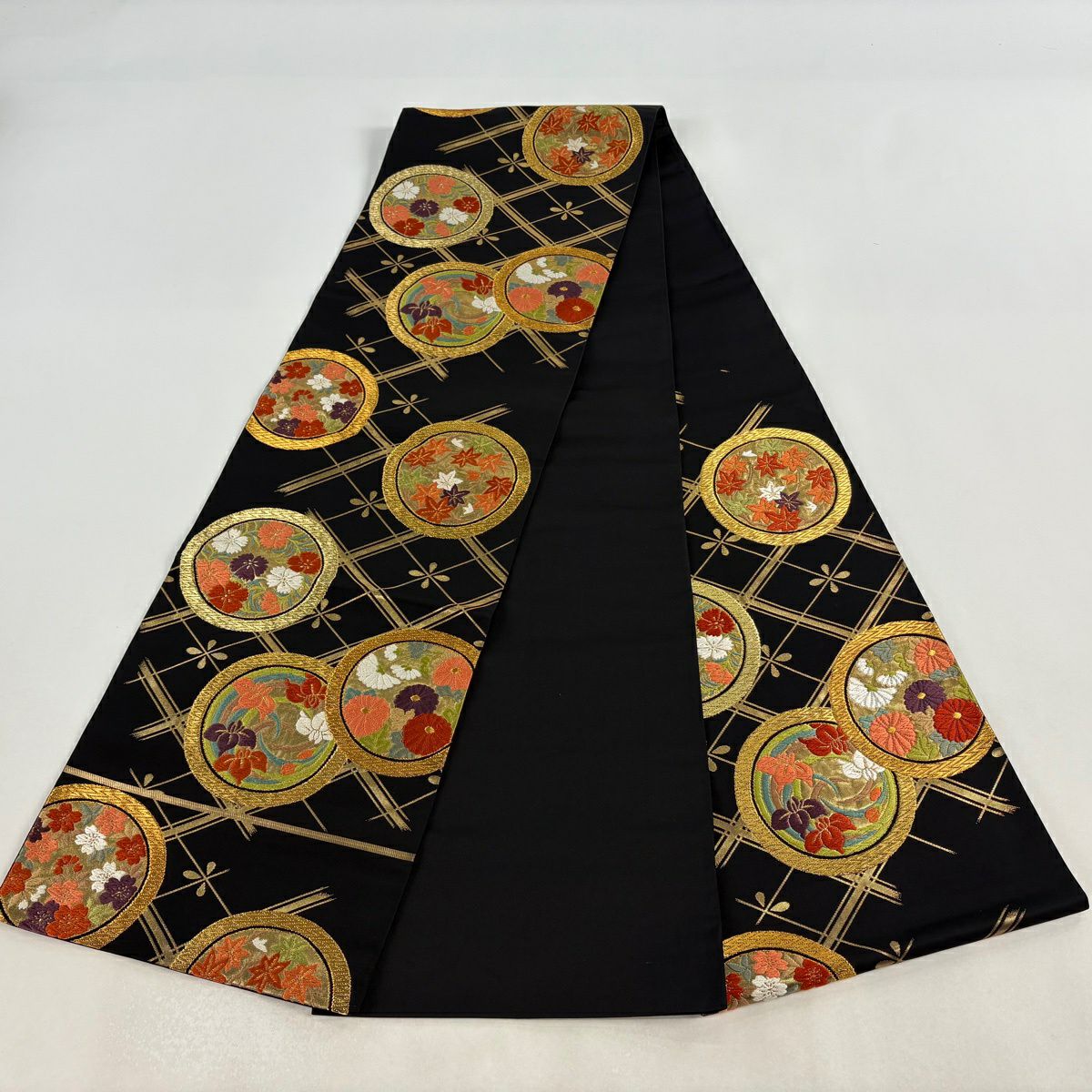 【美品】 袋帶 逸品級 河合美術織物 落款あり 豊明錦 花丸紋 業平菱 唐織 金絲 黑灰 六通 純蠶絲