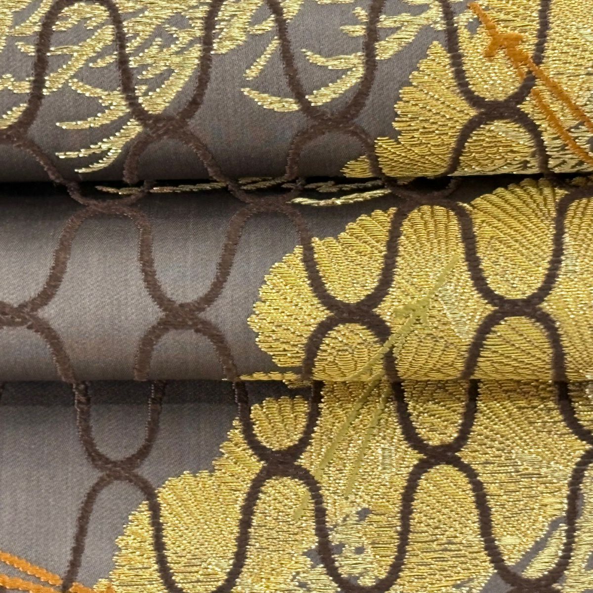 【美品】 袋帶 逸品級 落款 山口弘躬染織 松樹 松樹葉 金糸 金金箔 灰紫 お太鼓柄 純蠶絲
