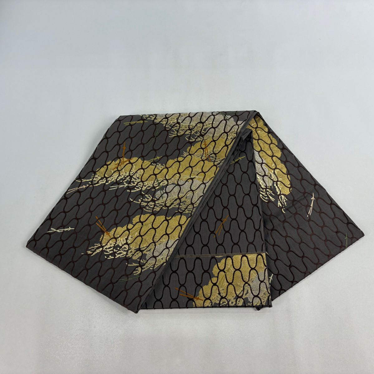 【美品】 袋帶 逸品級 落款 山口弘躬染織 松樹 松樹葉 金糸 金金箔 灰紫 お太鼓柄 純蠶絲