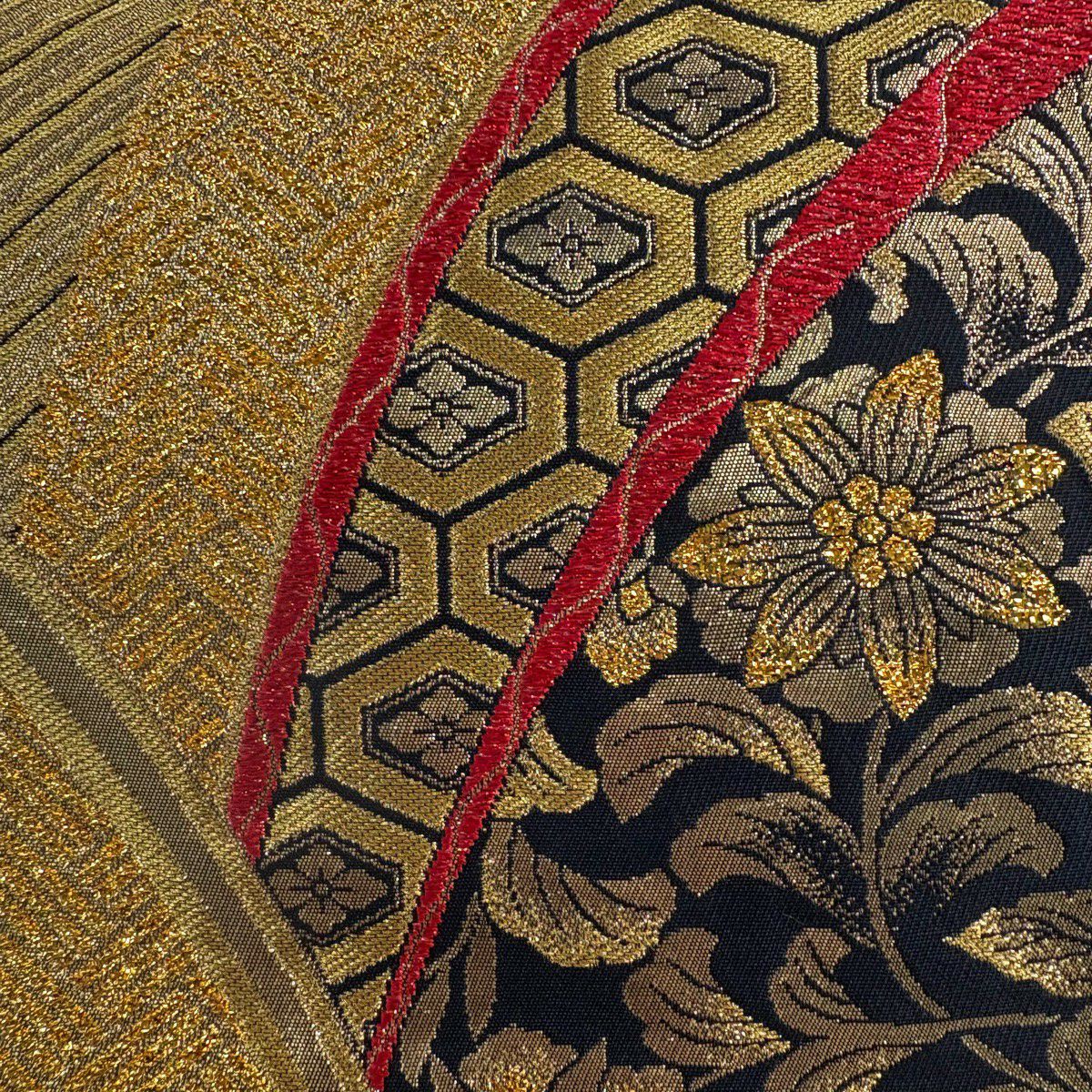 【美品】 袋帶 秀品級 草花紋 龜甲花菱 金糸 金金箔 金 六通 純蠶絲
