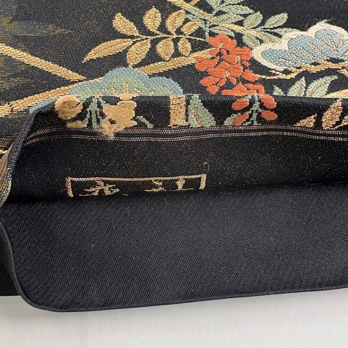 【美品】 袋帶 秀品級 桃山秀花苑 唐織 金金箔 黑 六通 純蠶絲
