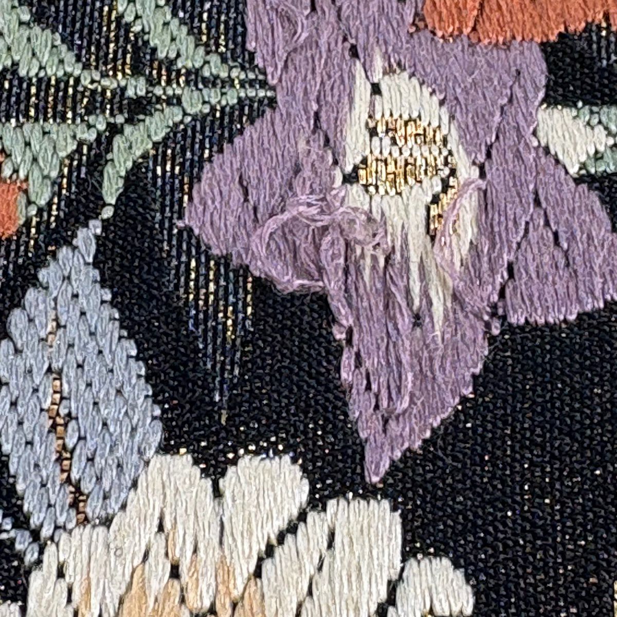 【美品】 袋帶 秀品級 桃山秀花苑 唐織 金金箔 黑 六通 純蠶絲