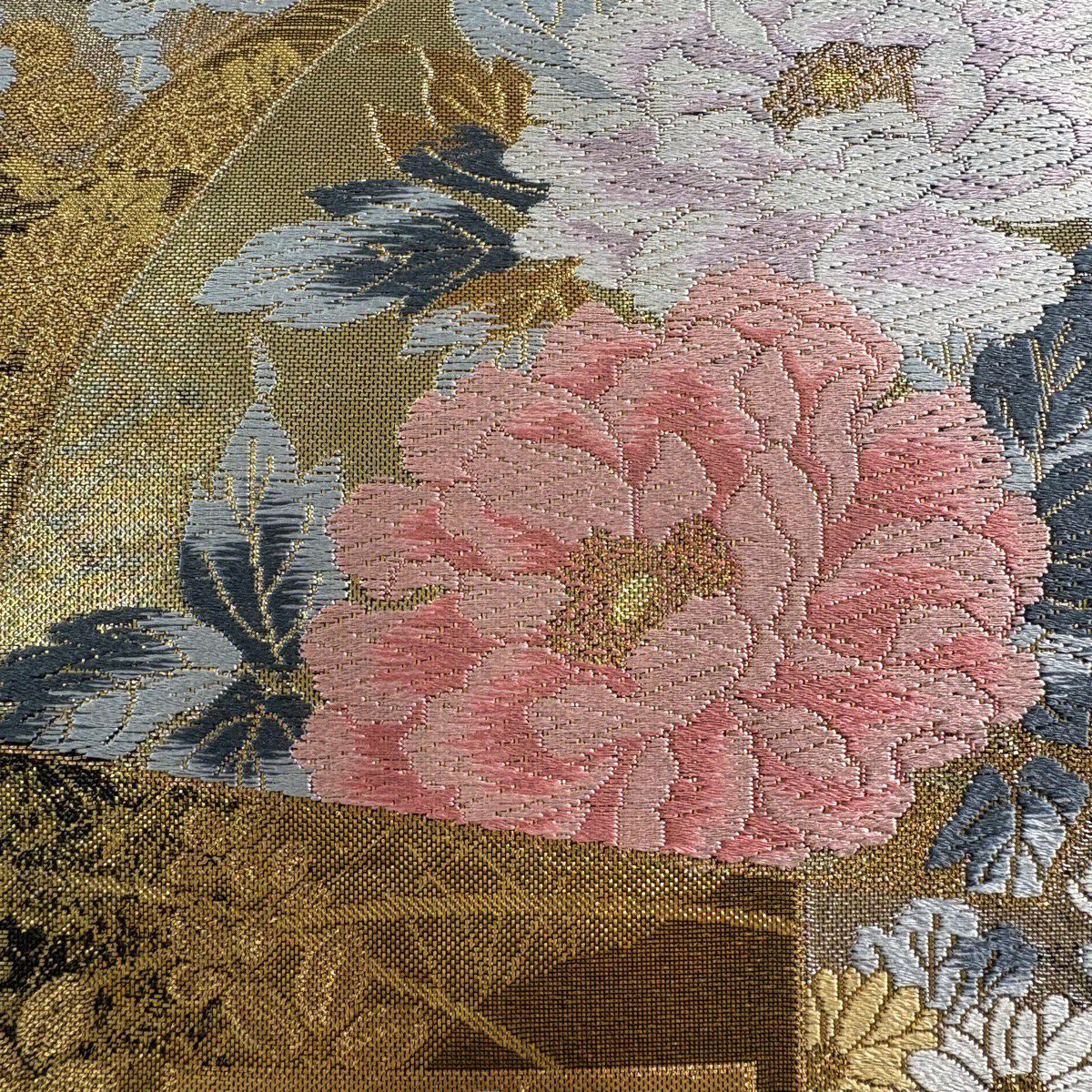【美品】 袋帶 秀品級 扇子面 牡丹 唐織 金金箔 金色 六通 純蠶絲