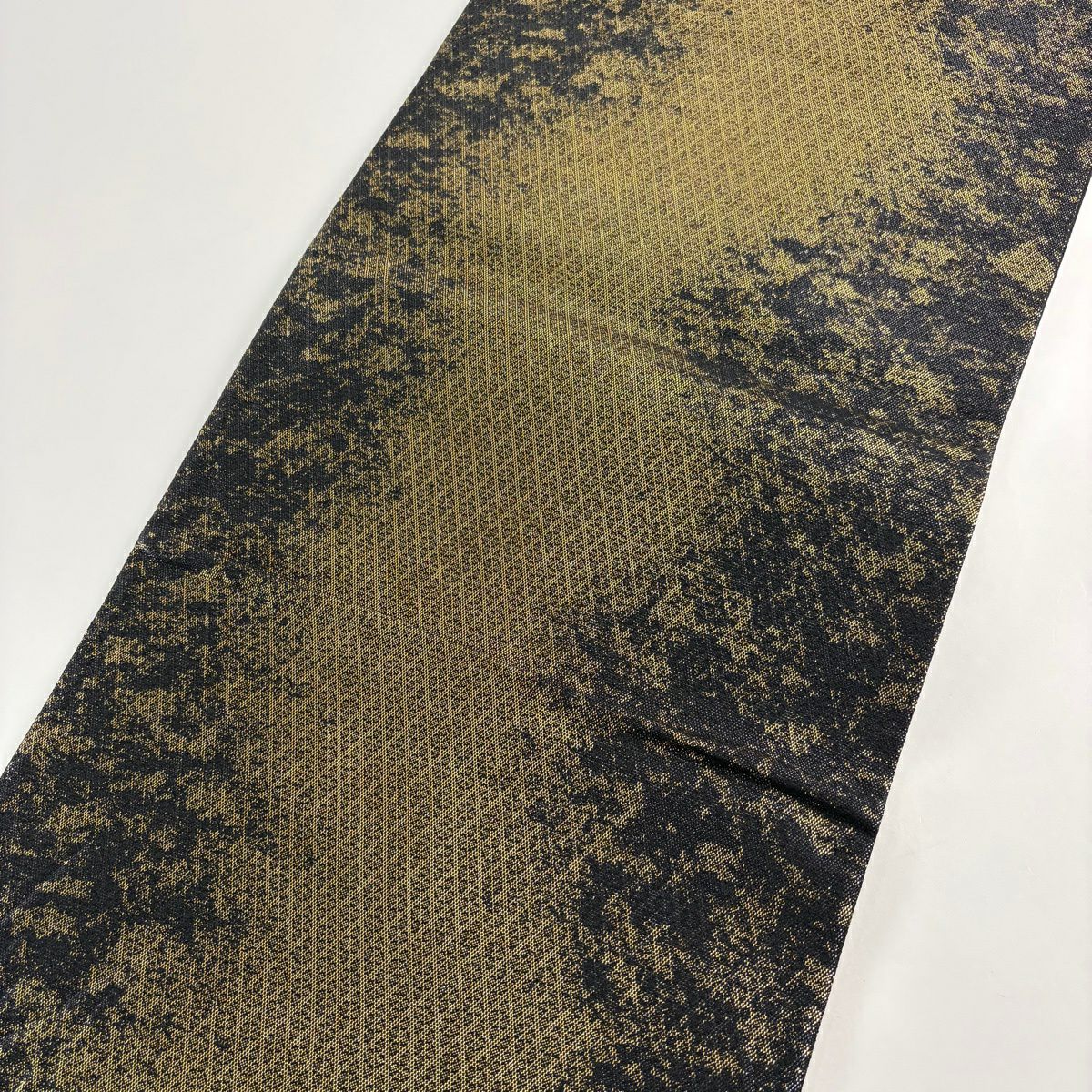 【美品】 袋帶 秀品級 扇子面 牡丹 唐織 金金箔 金色 六通 純蠶絲