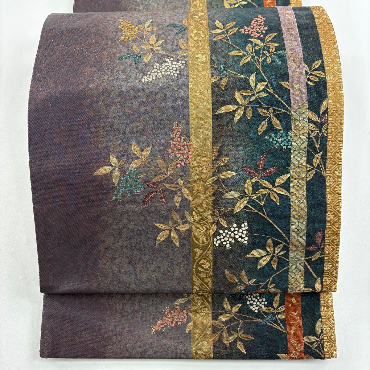 【美品】 袋帶 秀品級 南天 花唐草紋 金絲 金金箔 茶紫 六通 純蠶絲