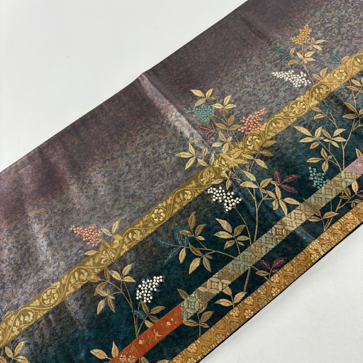 【美品】 袋帶 秀品級 南天 花唐草紋 金絲 金金箔 茶紫 六通 純蠶絲